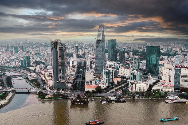 Tài xế chuyên nghiệp lái xe về quê